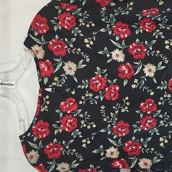 Vintage T.R. Bentley Red Flowered Blouse (XL) - Picture 8 of 12